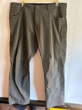 KUHL REVOLVER BORN IN THE MOUNTAINS MENS DK OLIVE KHAKI PANTS SIZE 40x30